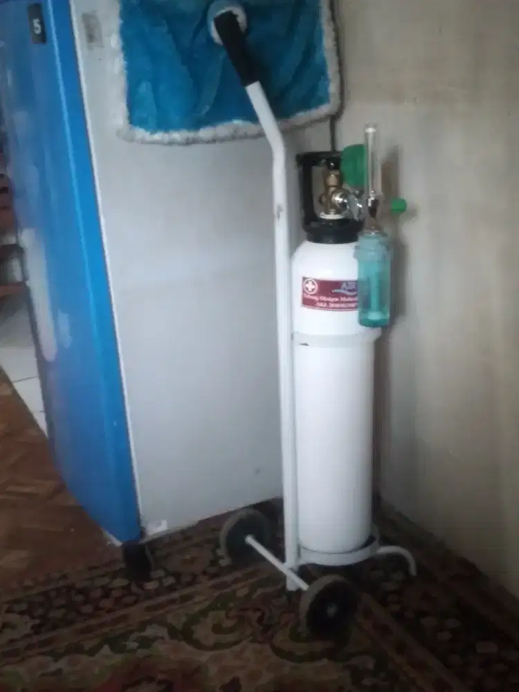 Tabung gas oksigen