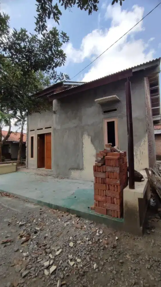 Hunian nyaman dengan halaman luas