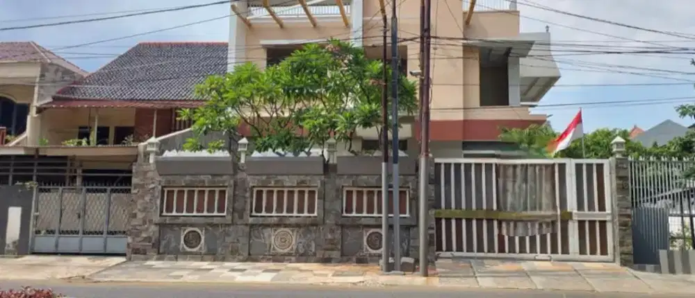 Jual Murah Rumah Hoek 3 Lt
Malaka Country Estate Pondok Kopi
Jaktim