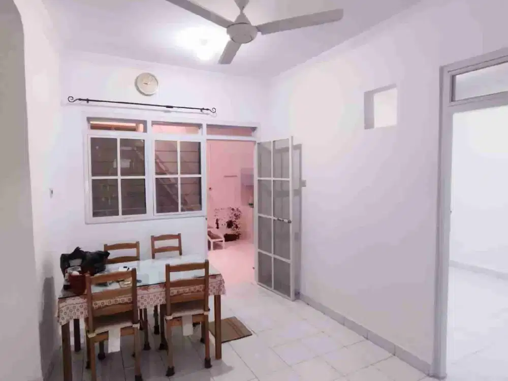 Rumah Tomang Semifurnished