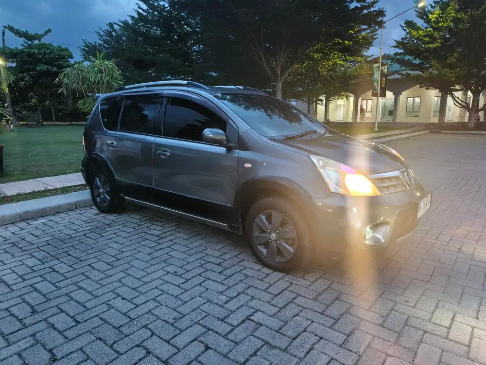 Nissan Livina 2012 Bensin
