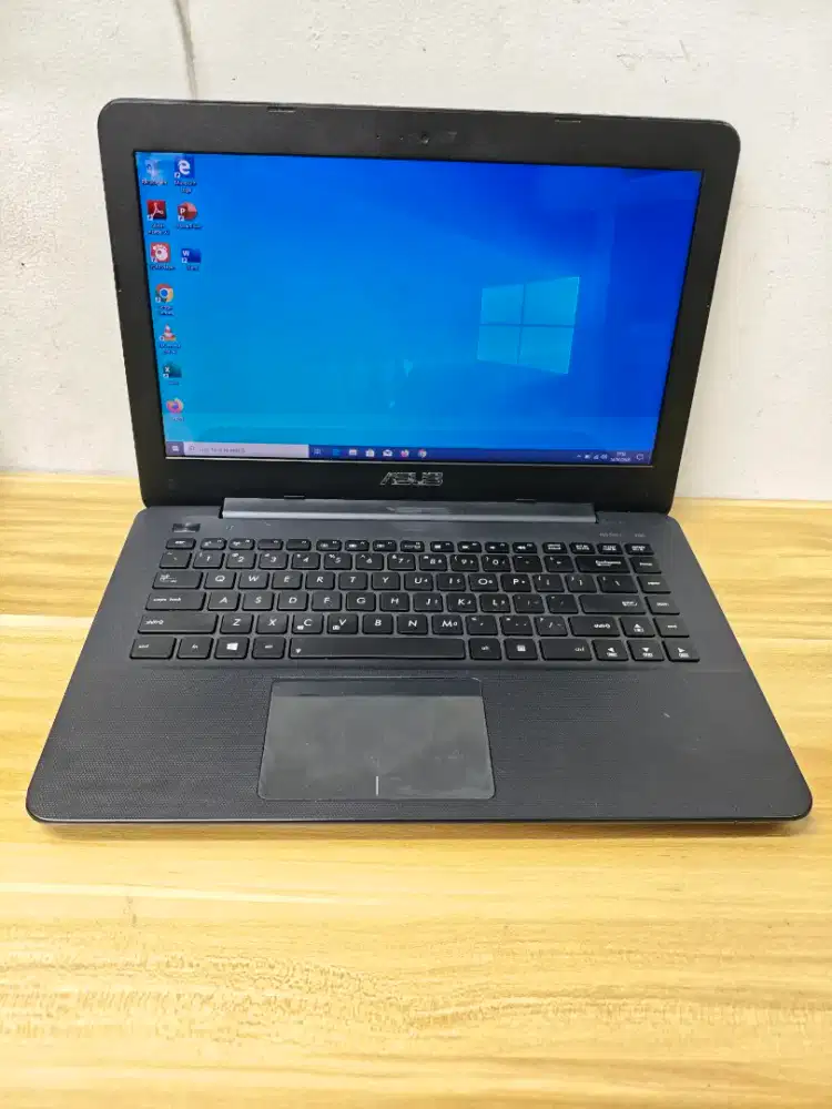 Asus VivoBook X454Ya. Amd A8-7410. Ram 8gb. Ssd 256gb
