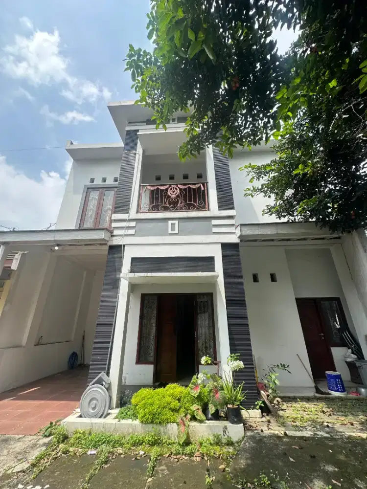 RUMAH BAGUS 2 LANTAI MURAH BANYUMANIK