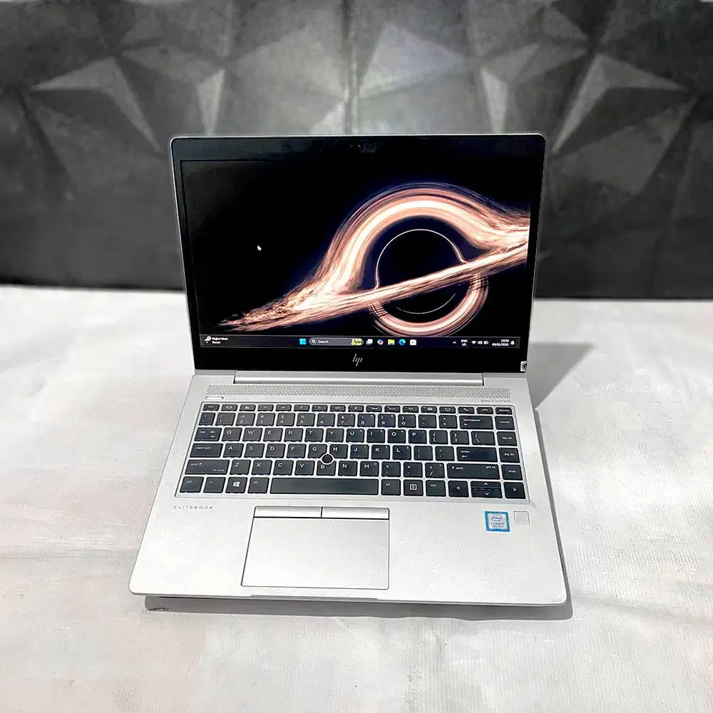 Ready Laptop HP Elitebook 840 G5 Intel Core i7 gen8 Ram 8GB/SSD 256GB