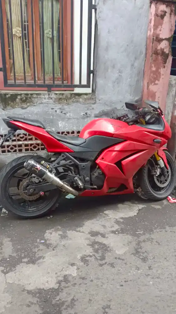 Kawasaki ninja 250R tahun 2012 karbu, di Cengkareng