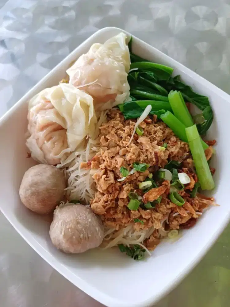 Dicari untuk jaga warung bakmi