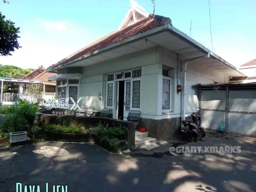 Rumah Klasik Jarang Dijual di Raya Ijen Klojen Malang