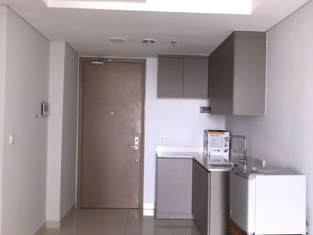 Apartemen Gold Coast Pik 2 BR Semi furnished , murah