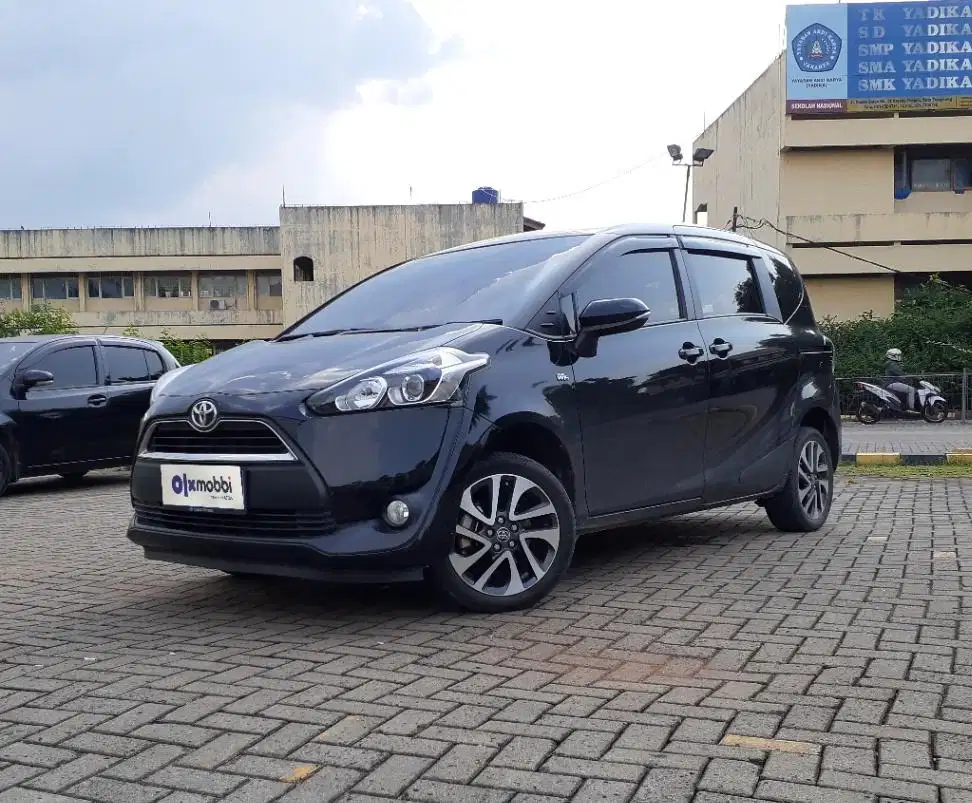 TDP 11JT Toyota Sienta 1.5 V Bensin-AT Hitam 2022