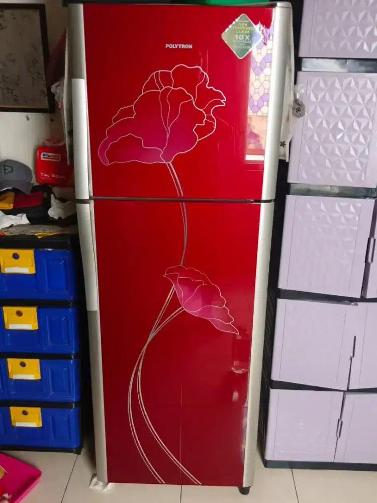 Dijual kulkas 2 pintu merk Polytron ( tidak dingin)