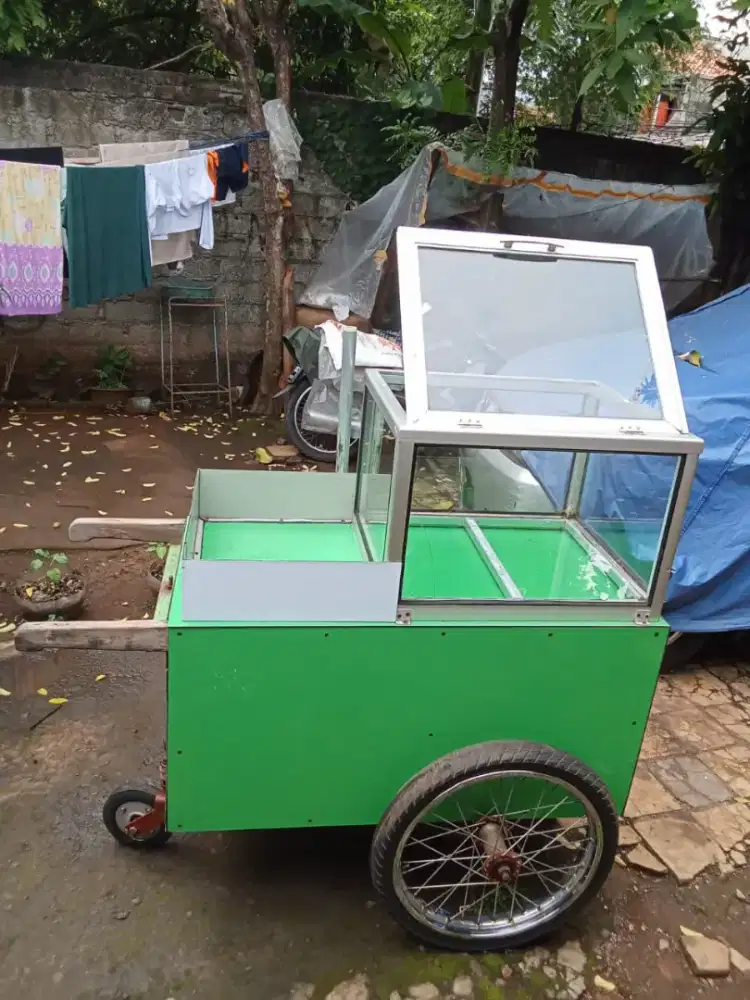Di jual gerobak