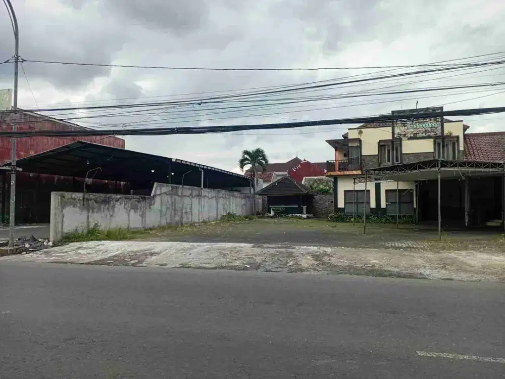 Tanah Luas 1000 Meter Cocok Untuk Tempat Usaha di Poros Jalan Raya Sulfat Kota Malang