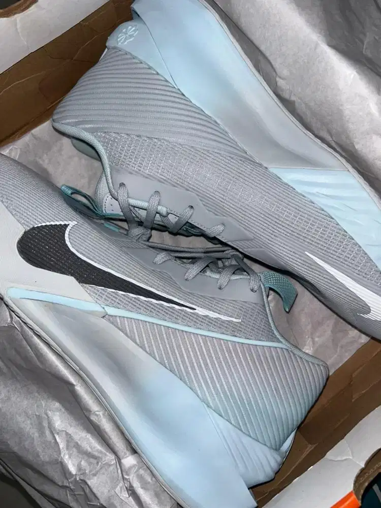 sepatu basket nike gt jump academy size 44 VNDS