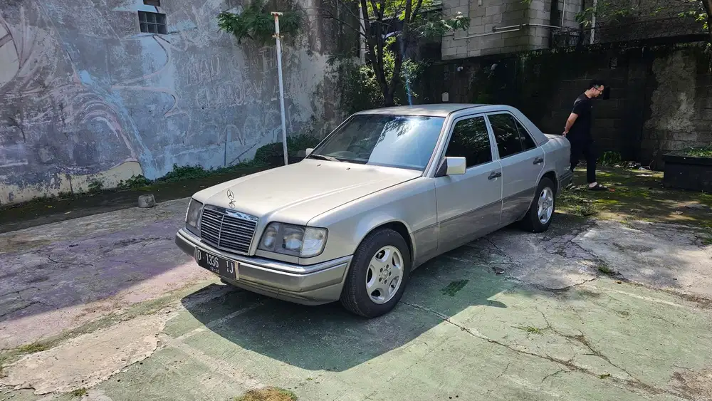 Mercedes-Benz E300 1991 Bensin