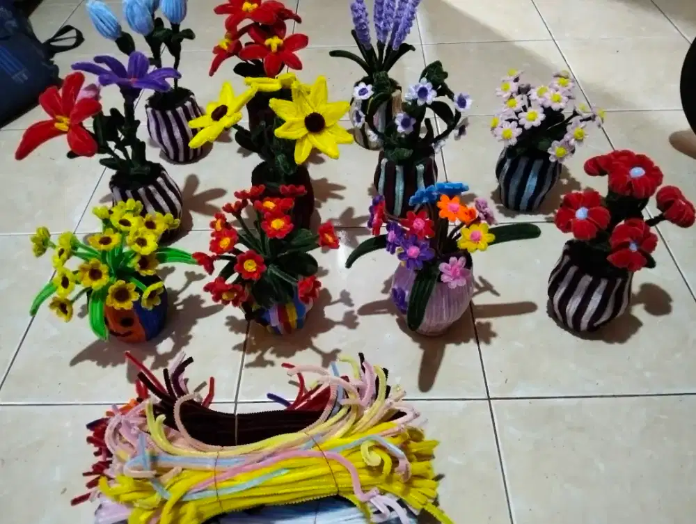 Hiasan Bunga Kawat Bulu