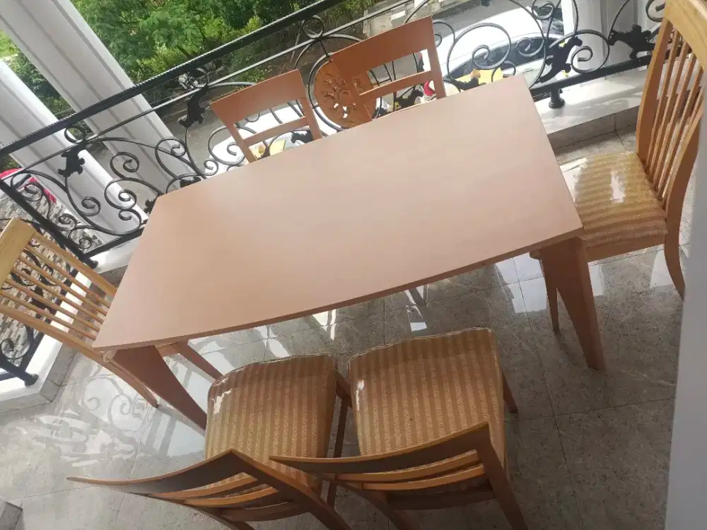 Meja Makan 6 Kursi