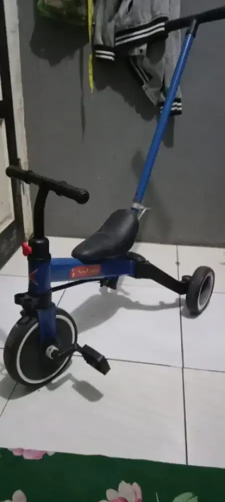 sepeda anak roda tiga