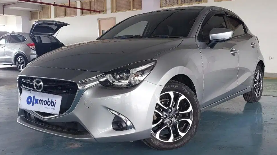 TDP 8,JT Mazda 2 1.5 R Bensin-AT Silver 2017