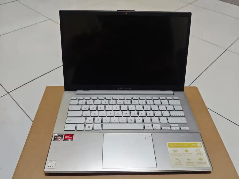 Laptop Asus Vivobook E1404FA