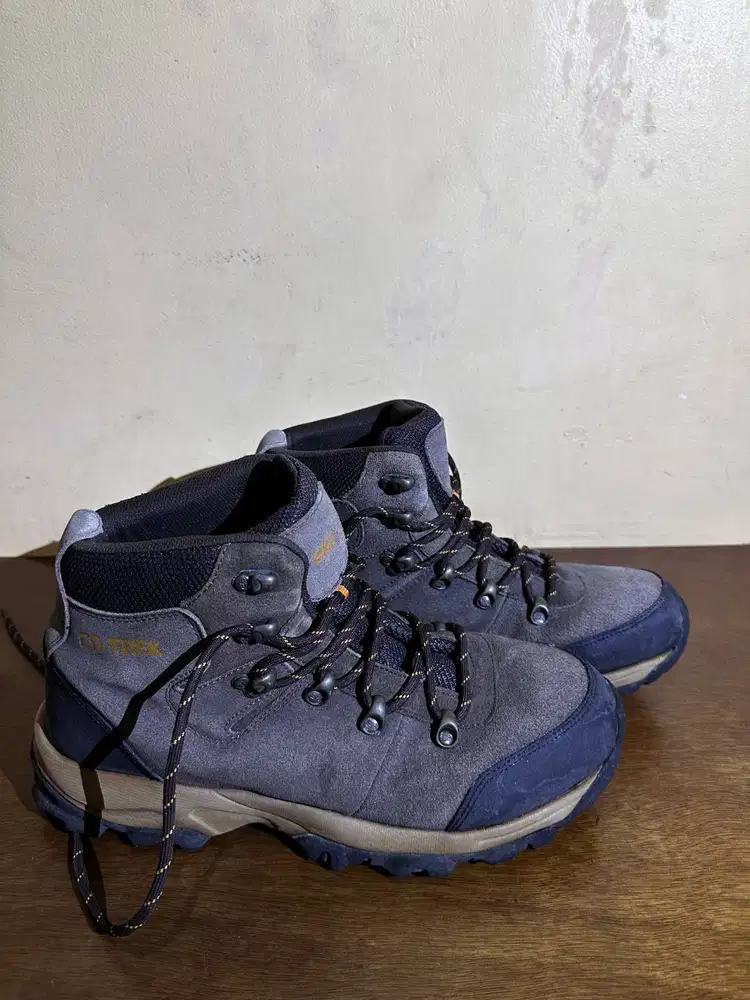 Sepatu Gunung / Hiking Cotrek Phyton Coklat Ori Size 43..