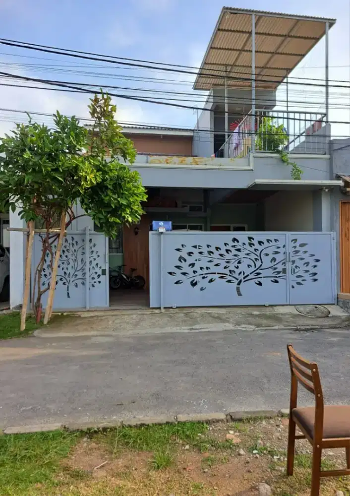 DIJUAL RUMAH 2 LANTAI DI JABABEKA