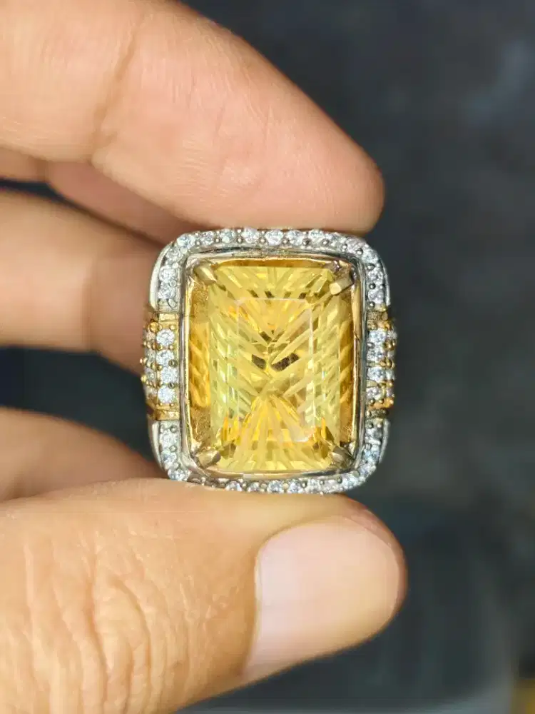 Natural Golden Citrine Custom Cutting Gagah Mewah Dimensi Besar