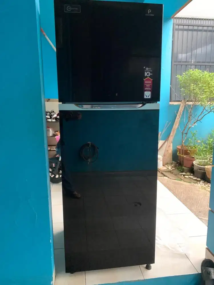 Kulkas polytron inventer 2 pintu