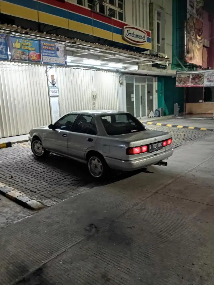 Nissan Sentra 1993 Bensin