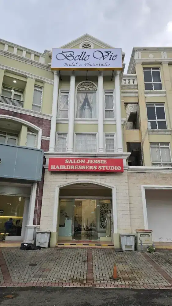 LOWONGAN PEKERJAAN utk ASSISTANT HAIRSTYLIST / CAPSTER / KAPSTER SALON