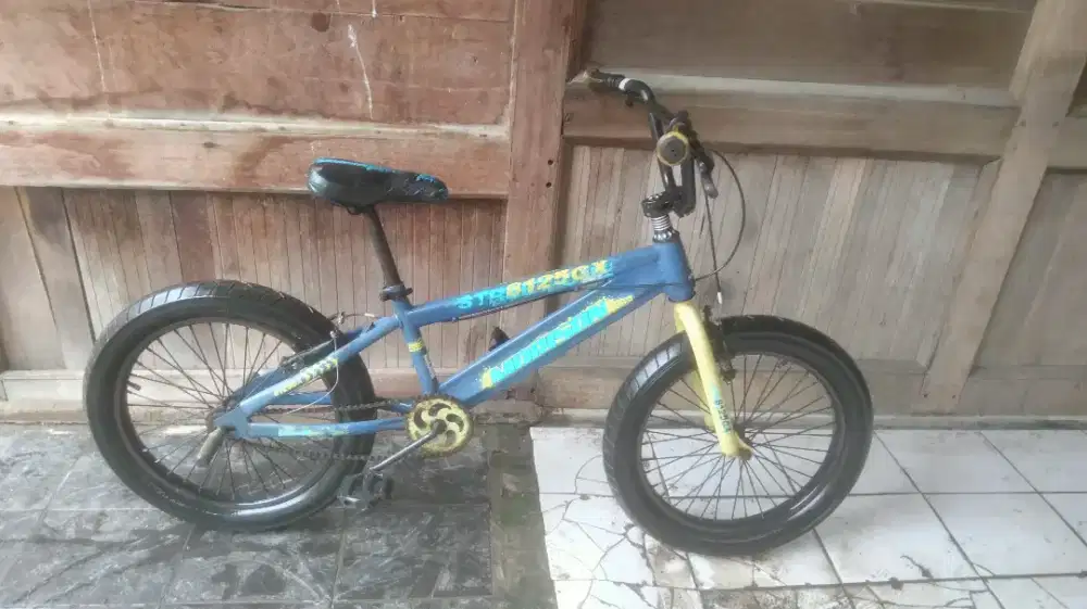 Di jual sepeda bmx uk 20 siap pake