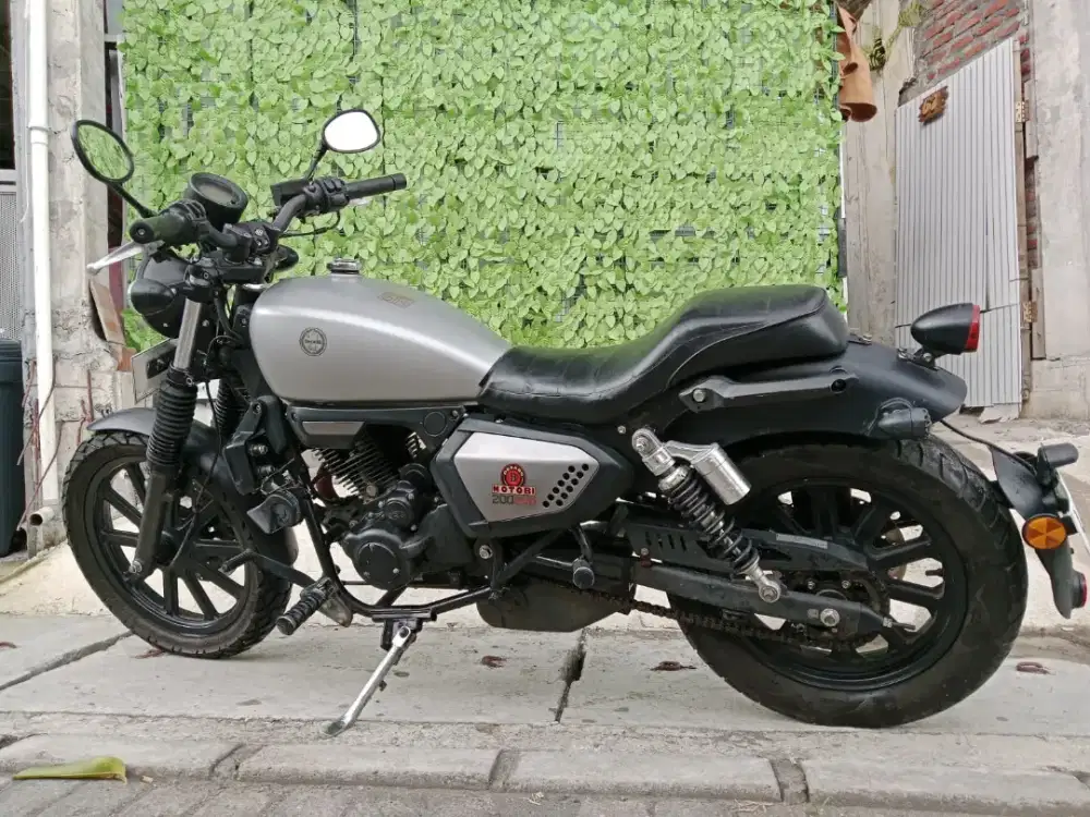 Benelli Motobi EVO200
