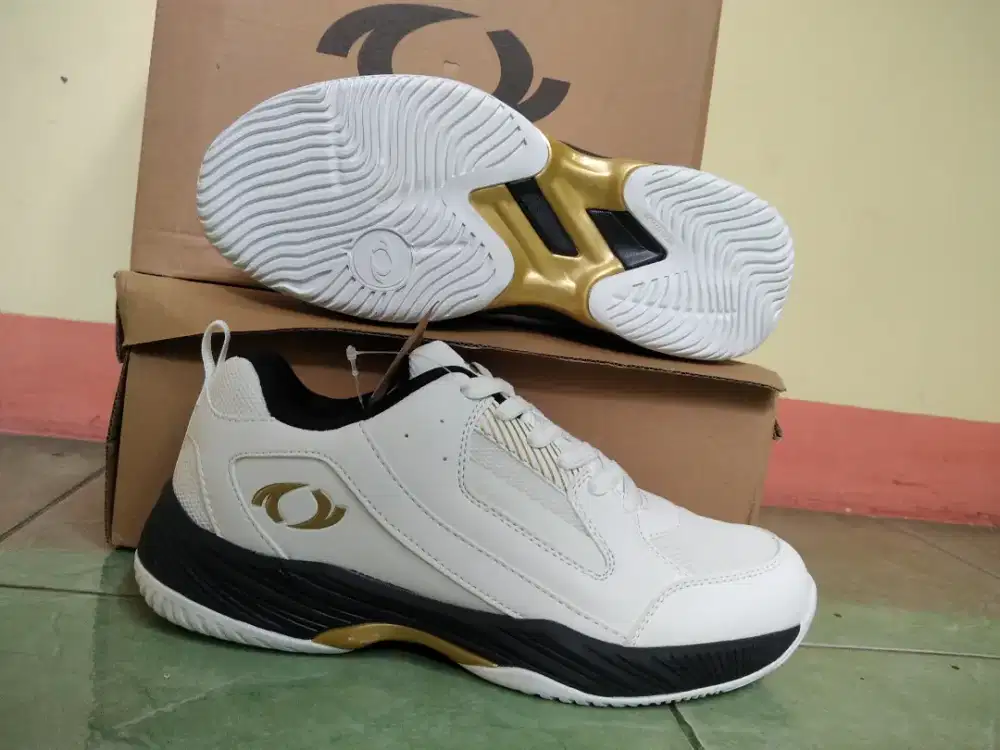Sepatu tenis badminton Astec no 41 jumbo murah size 37.5