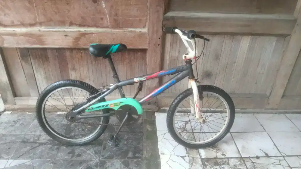 Di jual sepeda bmx united uk 20 siap pake