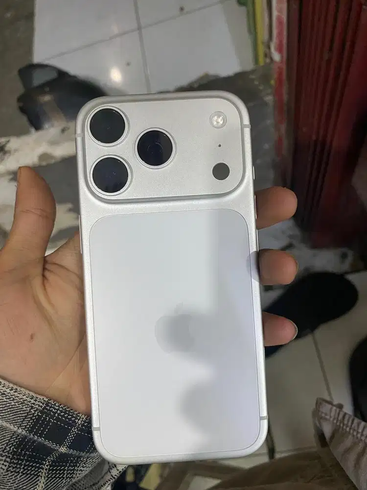 iphone 17 pro 256 silver inter