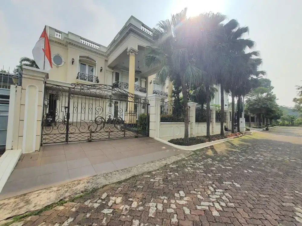 Rumah Mewah Dijual Intercon Taman Kebon Jeruk. Area yang sangat premium Lt 800 m2 lokasi Favorite