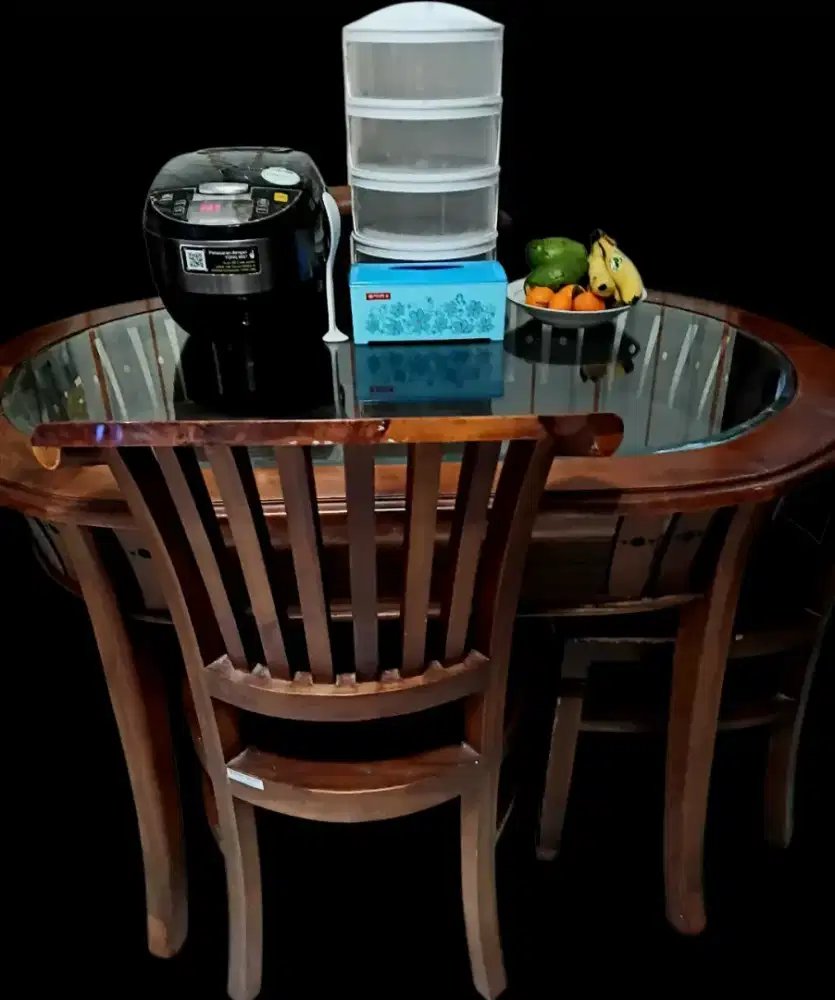 Meja Makan Kayu Jati Klasik Jepara