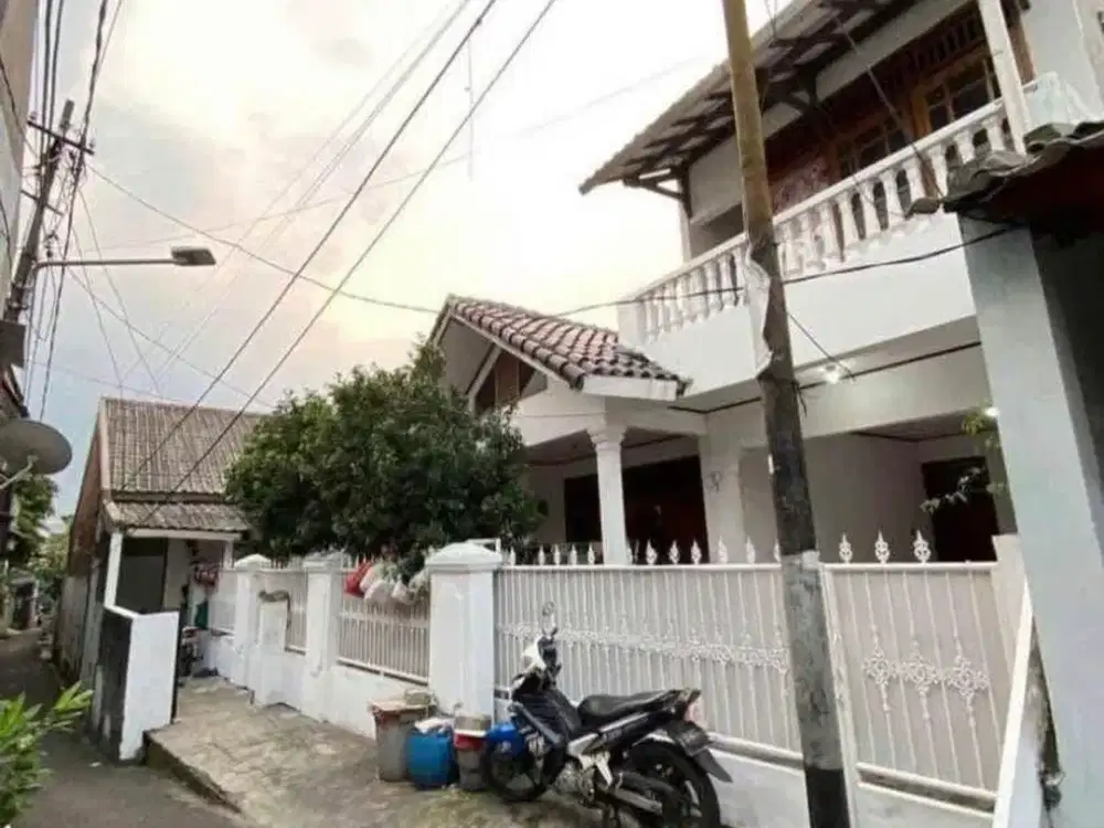 Rumah & 5 Kontrakan Full Terisi Cocok untuk Investasi Lokasi Strategis 3 Menit ke Stasiun MRT Blok A - Jakarta Selatan