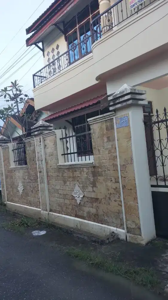 Di Sewakan Rumah 2 lantai di Banjar Indah