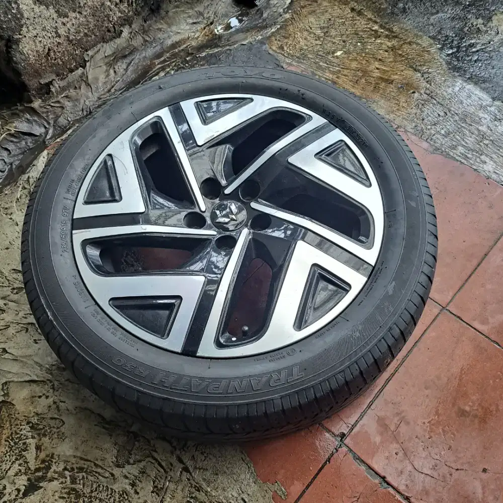 Velg dan ban r18 wuling almaz hybrid 1pcs