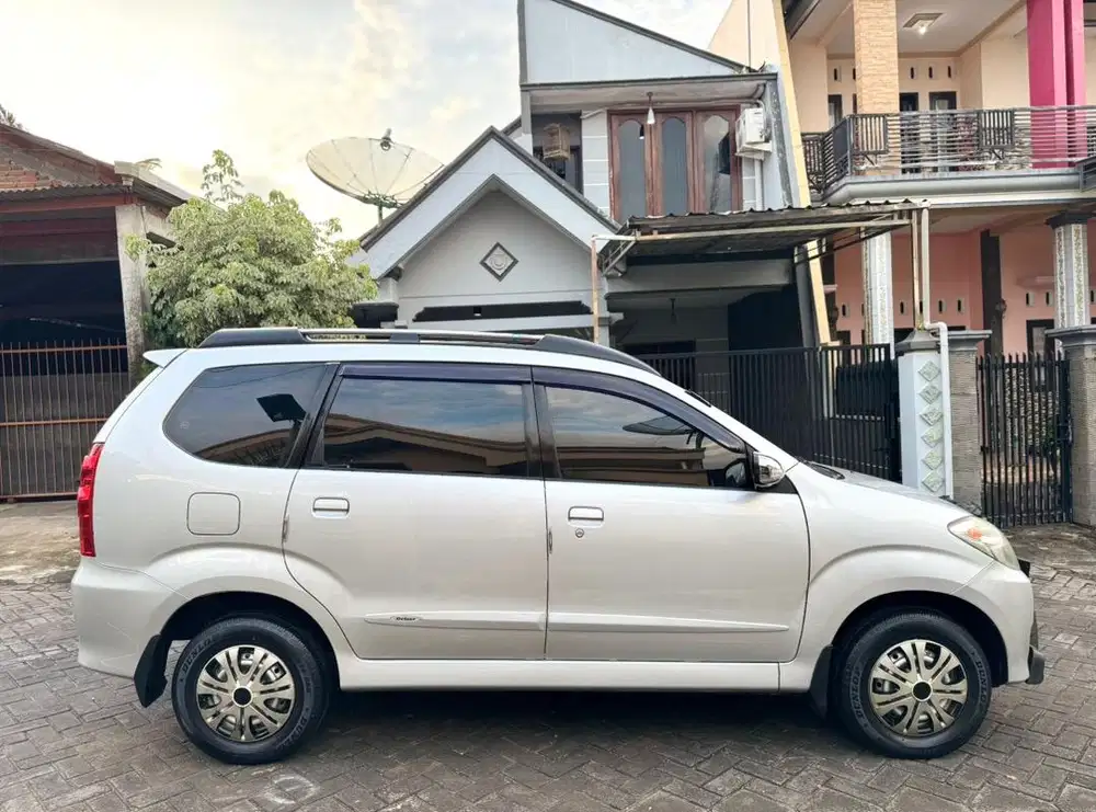 XENIA XI DELUXE MANUAL 2011