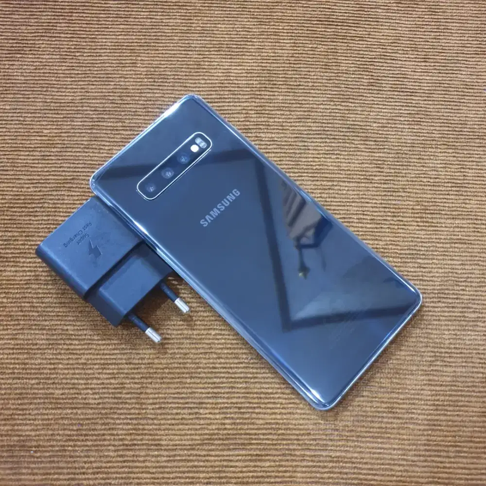 Samsung S10 Plus 8/128Gb Nominus