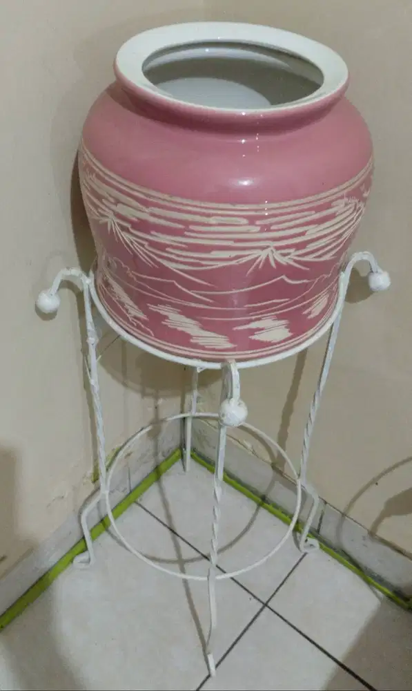 Standing guci air galon