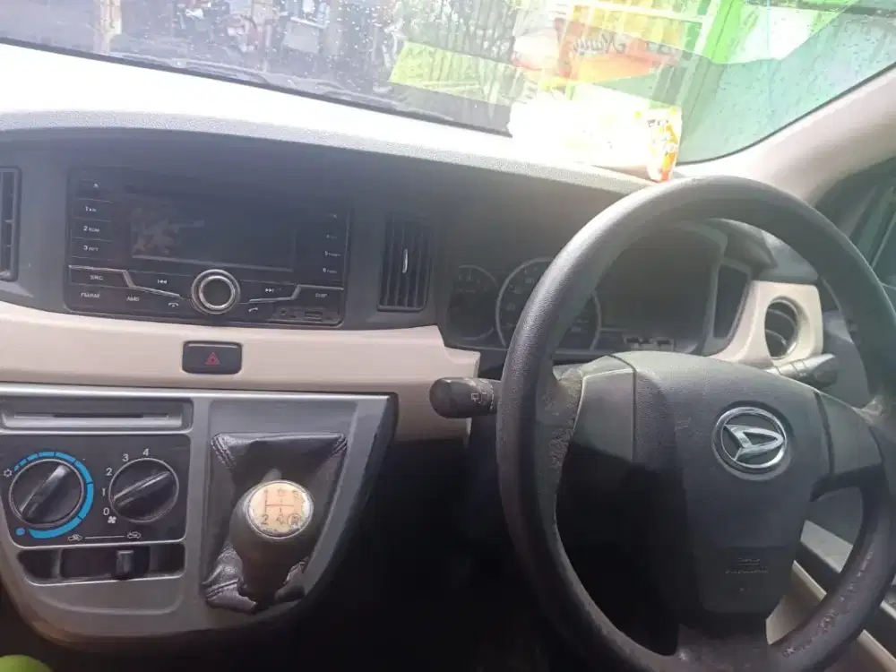 Mobil keluarga sigra