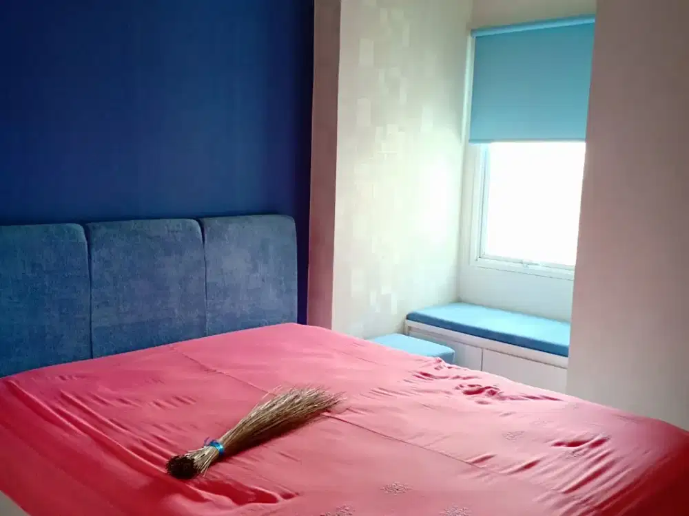 Disewakan Apartemen The Nest di Puri Dengan 2 Kamar Tidur Kondisi Furnish Luas 44 m2 Harga Termurah 26 Juta/Tahun