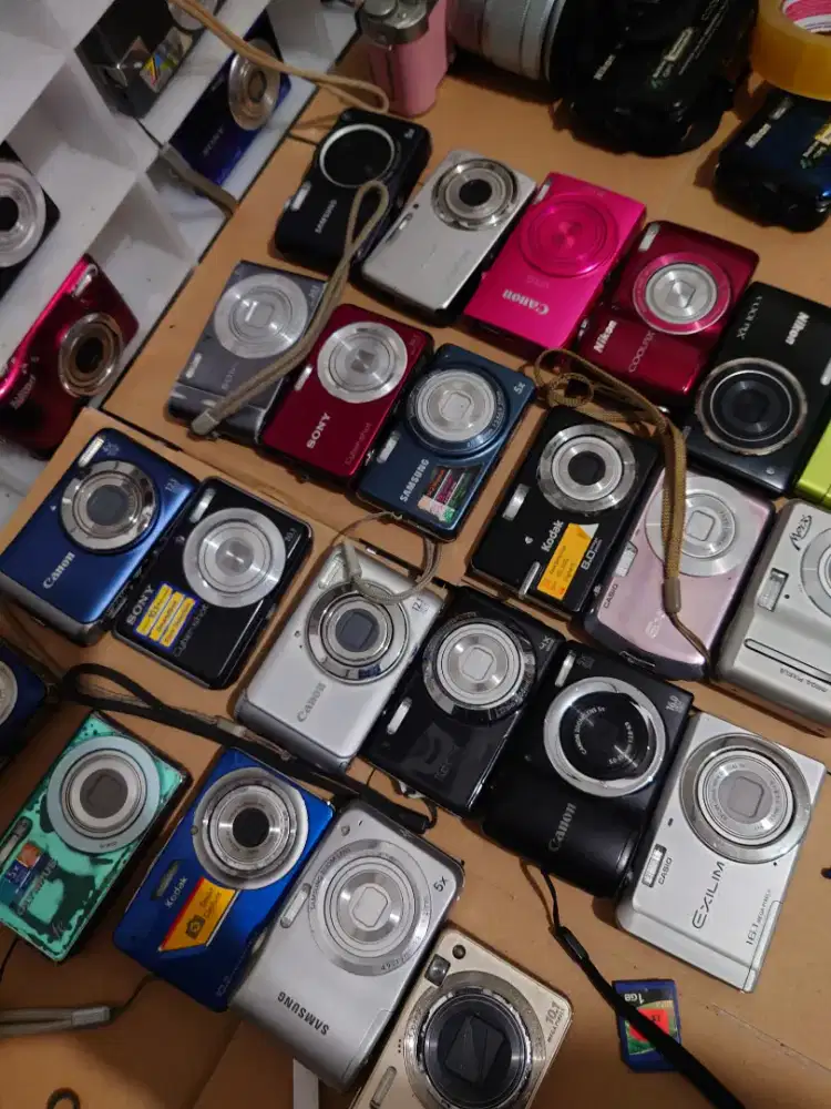 Kamera digital Canon,Nikon, Sony dan lain lain