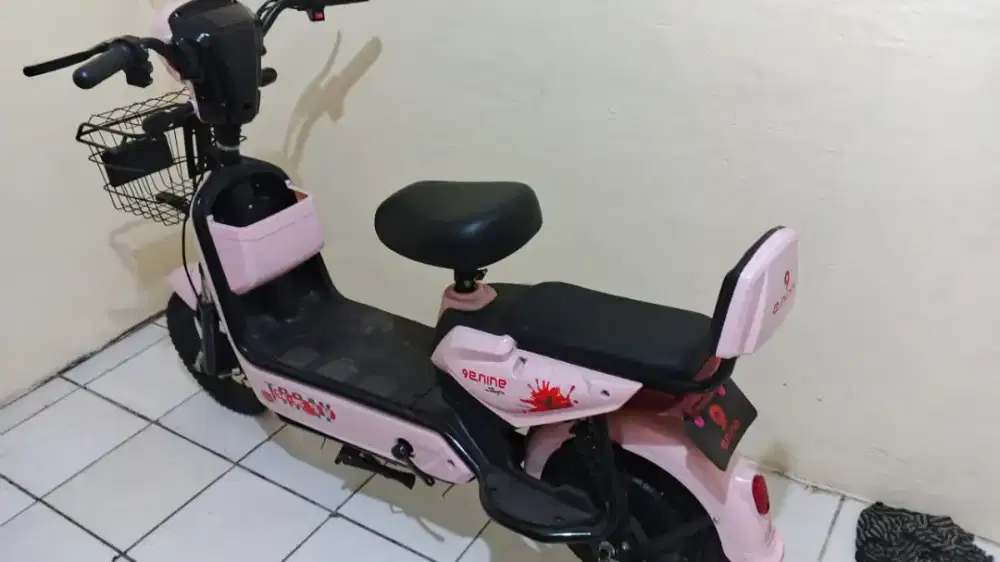 Sepada listrik pink