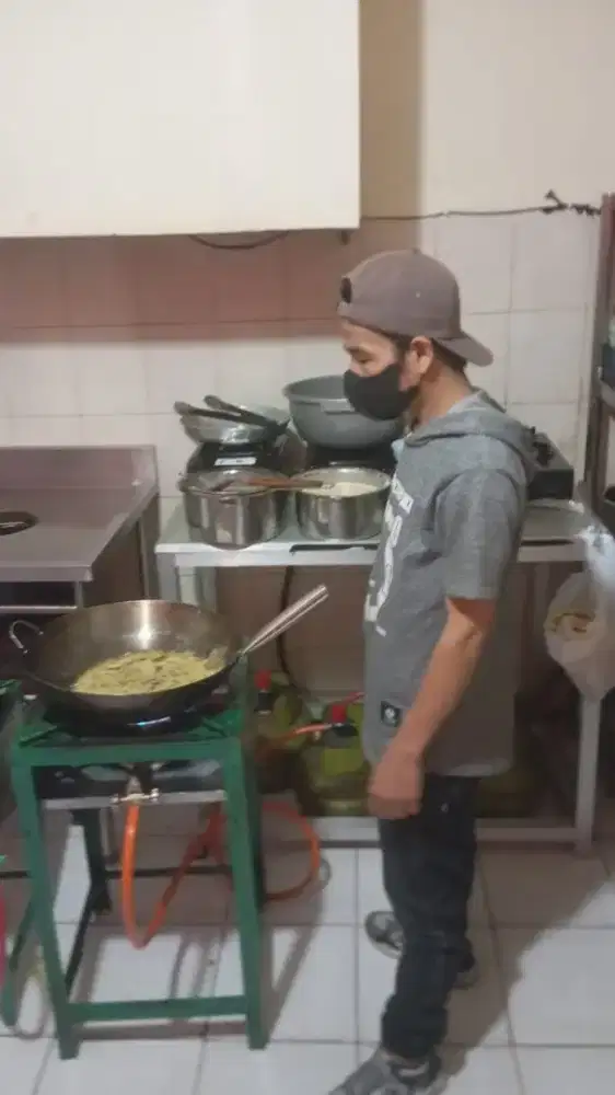 STAF kitchen/ dagang KELILING