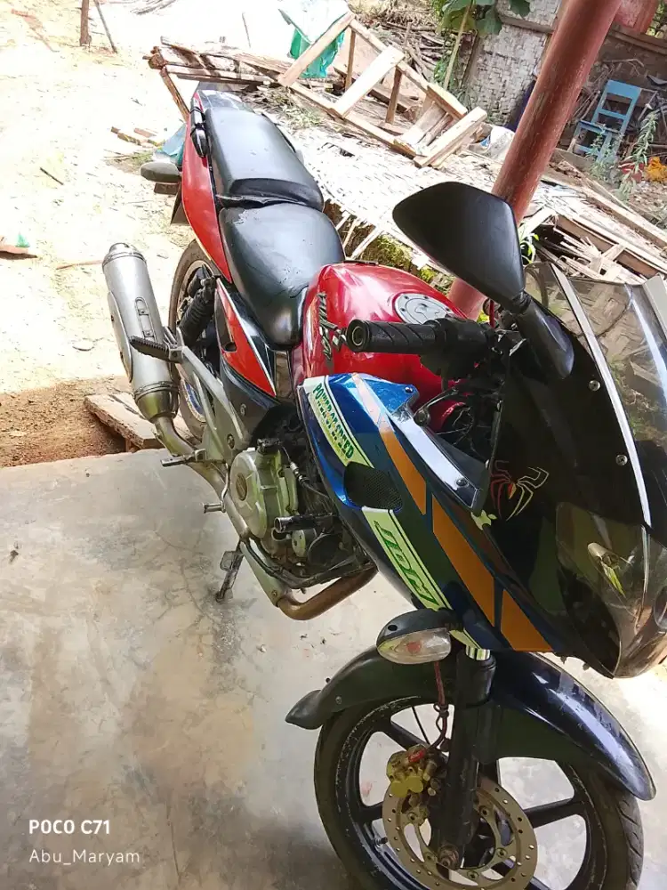 Cari tukeran Bajaj Pulsar 220