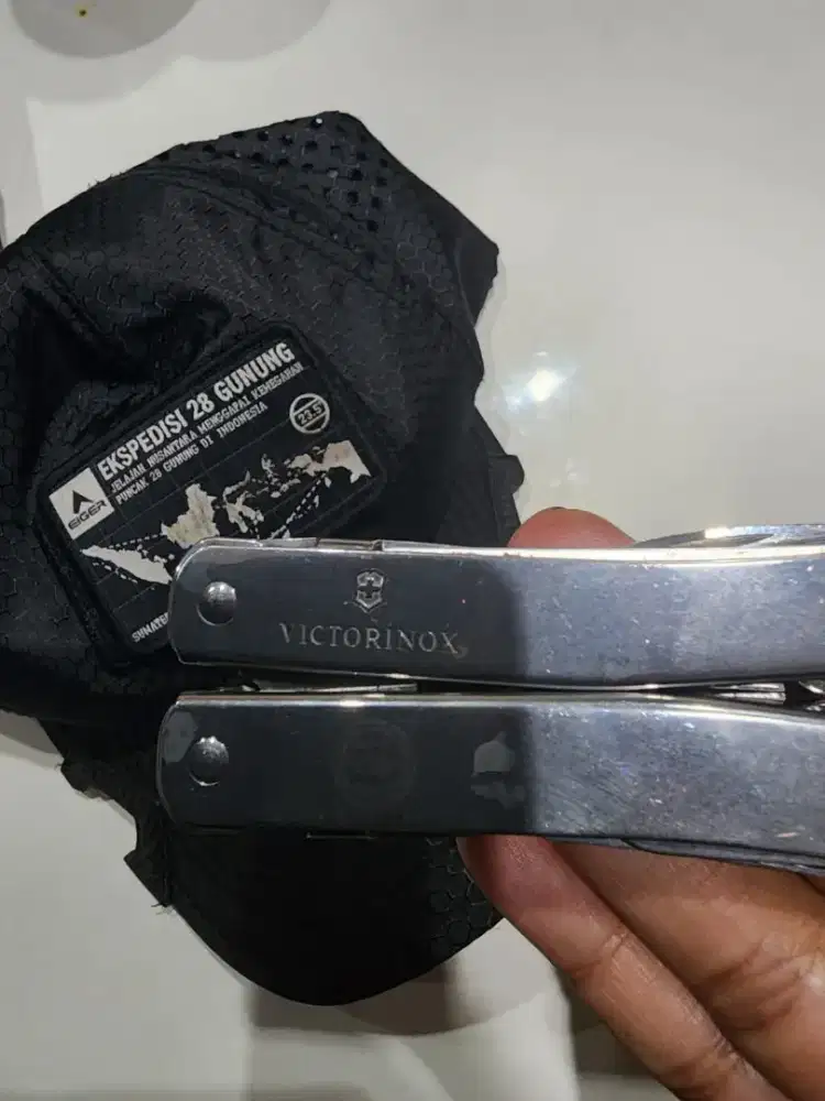 Victorinox Swiss tool