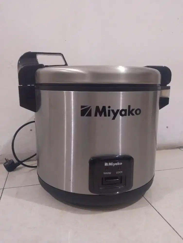 Miyako MCG 171 - Penanak Nasi Kapasitas 6 Liter